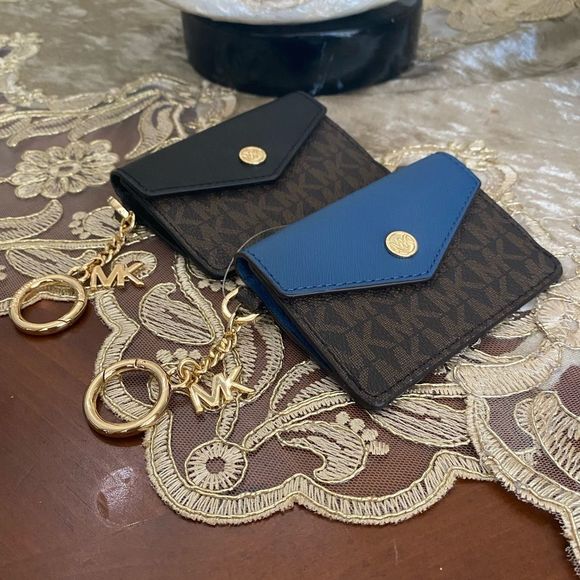 Michael Kors ID holder - Picture 2 of 8